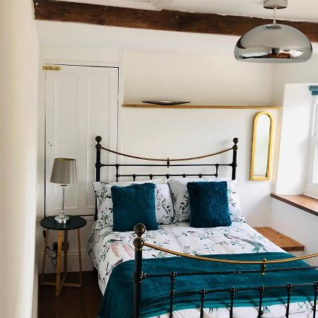Mount Cottage Newcastle Emlyn Bagian luar foto