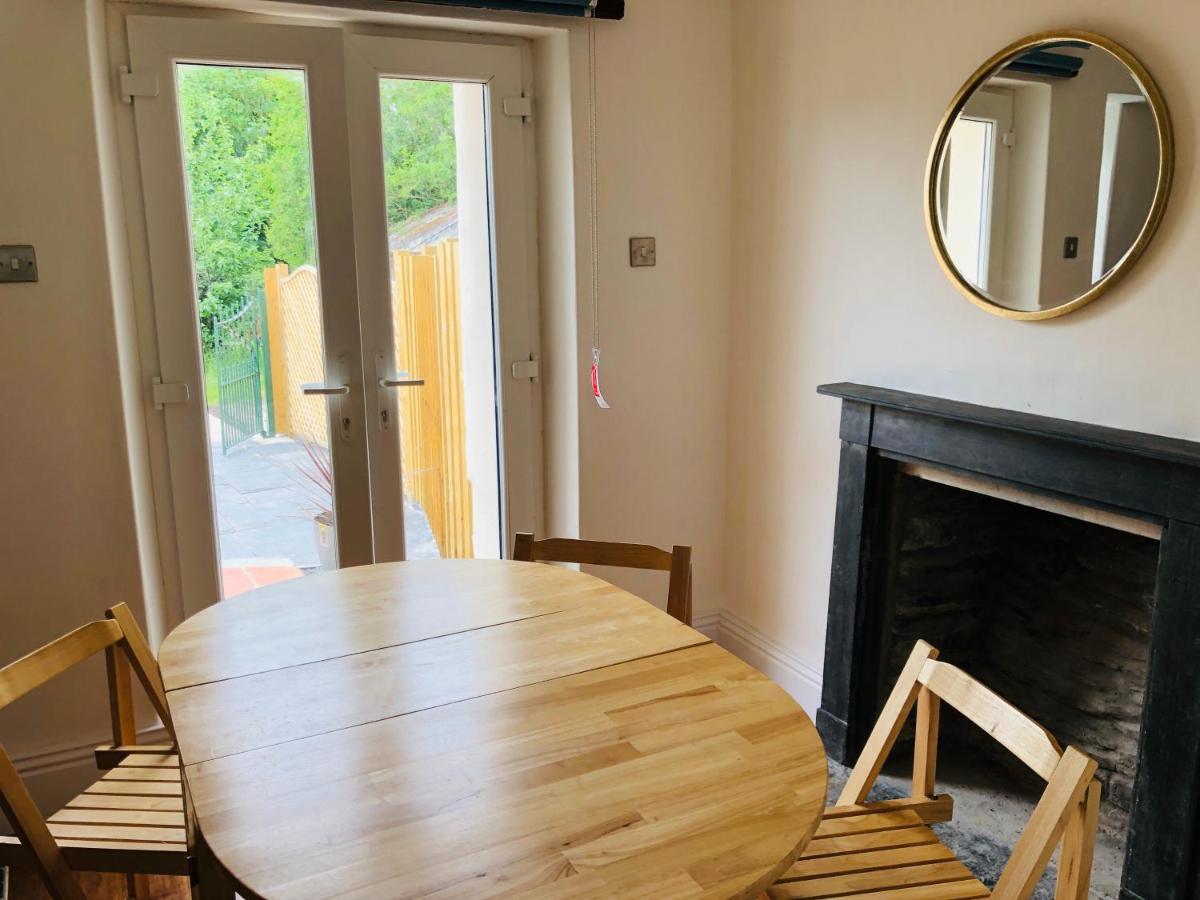 Mount Cottage Newcastle Emlyn Bagian luar foto
